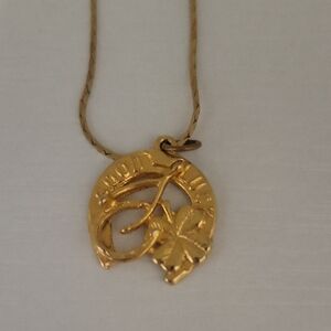 Good Luck Horseshoe 4 leaf Clover Gold tone Pendant Necklace and clasp chain
